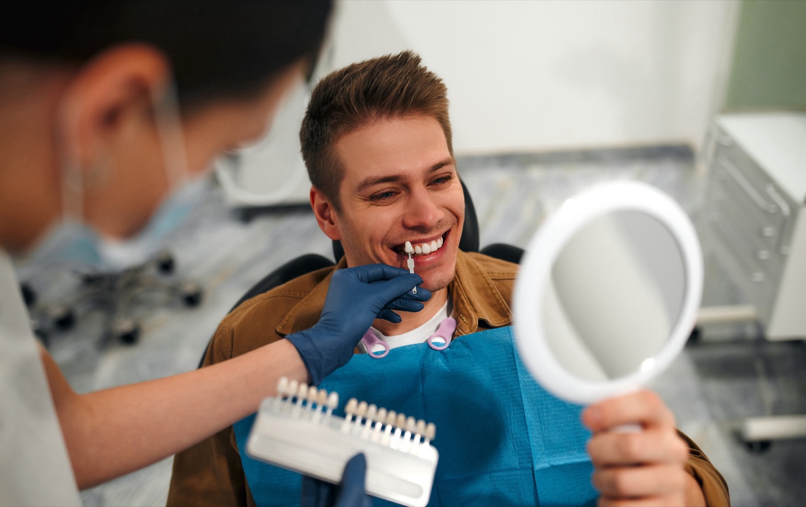 Shade guide comparison for dental crown